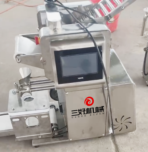 期盼已久的“包子餃子一體機(jī)”坐著飛機(jī)趕來(lái)了